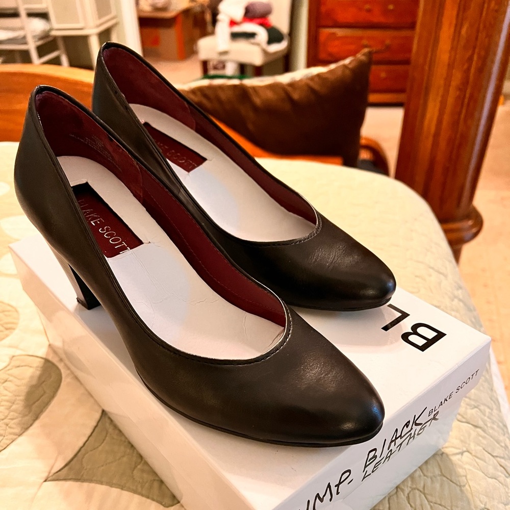 Black Blake Scott Pumps